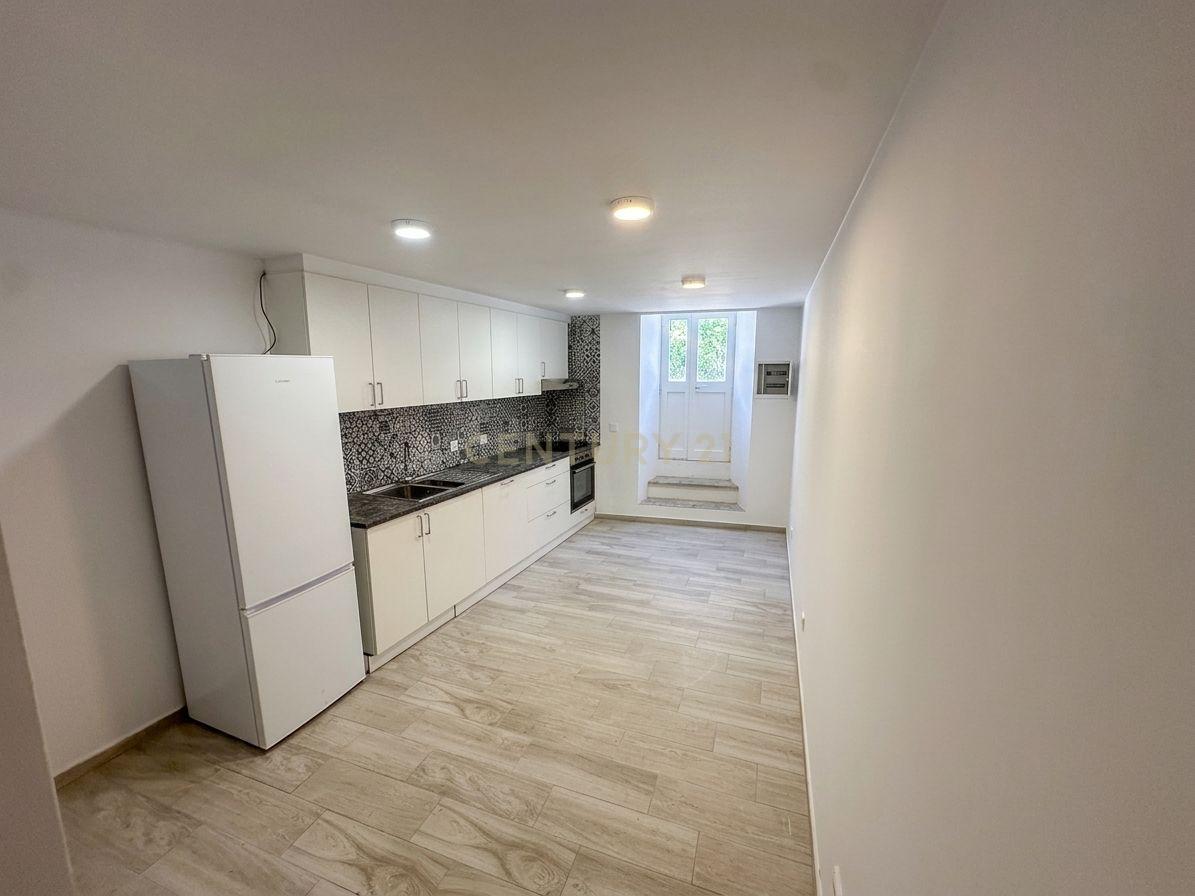 Fotografia 3 de Duplex T1 em Alenquer, novo a estrear