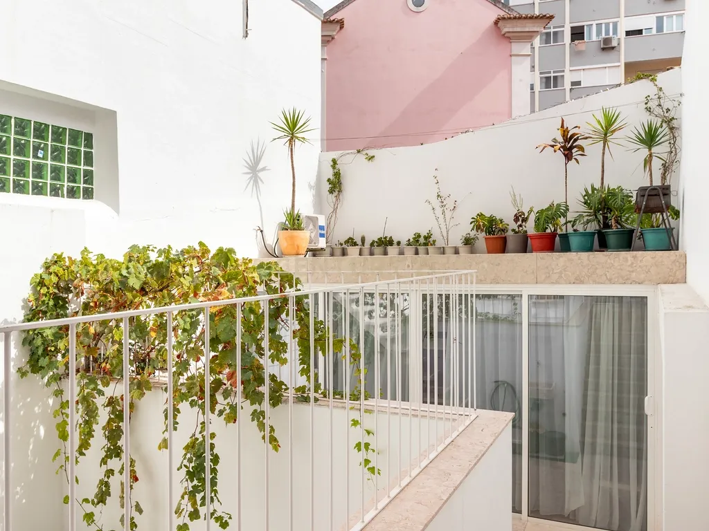 Extraordinário apartamento T3+1 com pátio exterior privado, junto ao Campo Pequeno, Lisboa. Em Venda! - Image 20