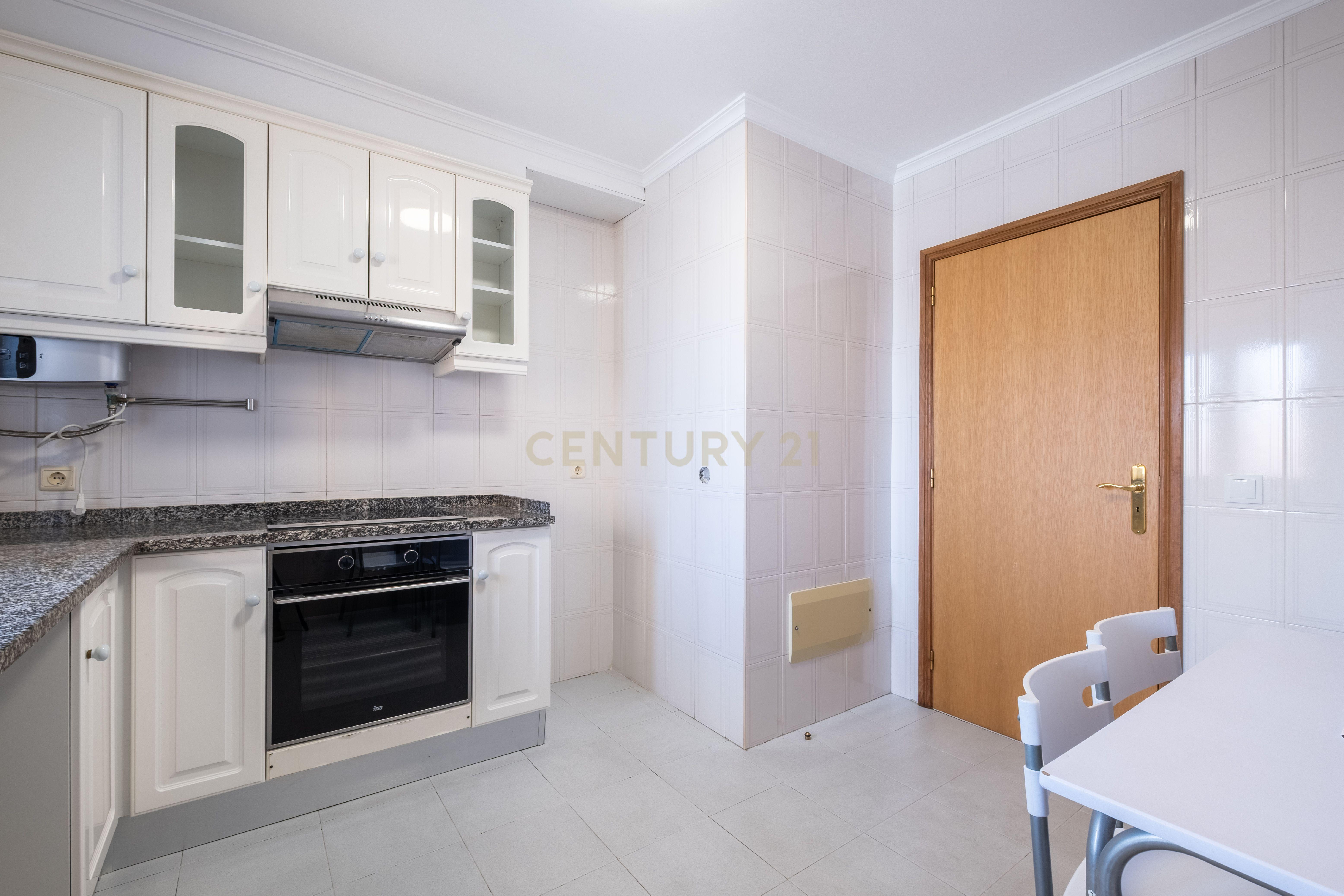 Fotografia 12 de Apartamento T2 para Arrendamento – Centro do Funchal, Ilha da Madeira