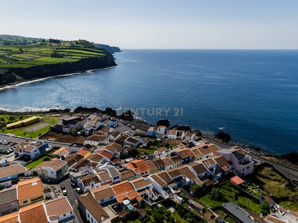 Moradia T3 com Terraço e Vista Mar em Santa Cruz, Lagoa - Image 29