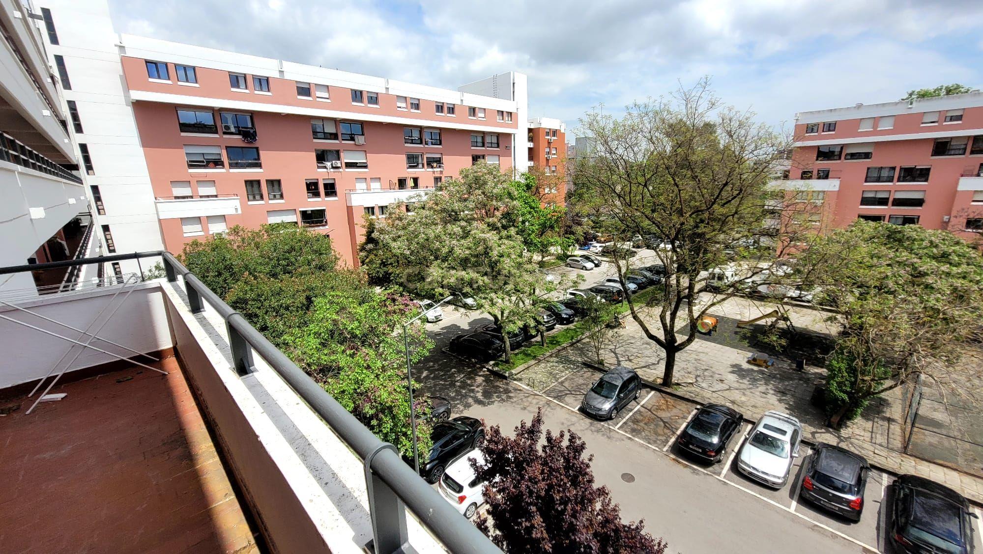 T3 Duplex para Arrendamento no Centro de Telheiras - Image 14