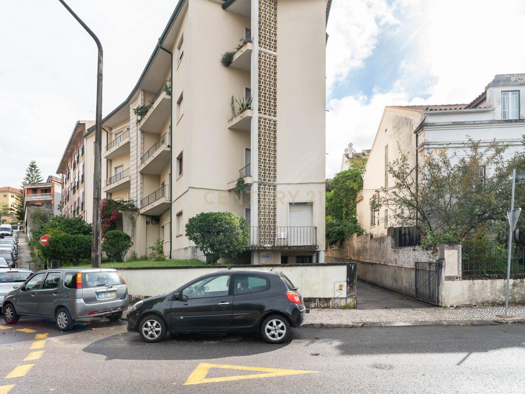Apartamento transformado em Dois estúdios junto à Praça da República - Image 13