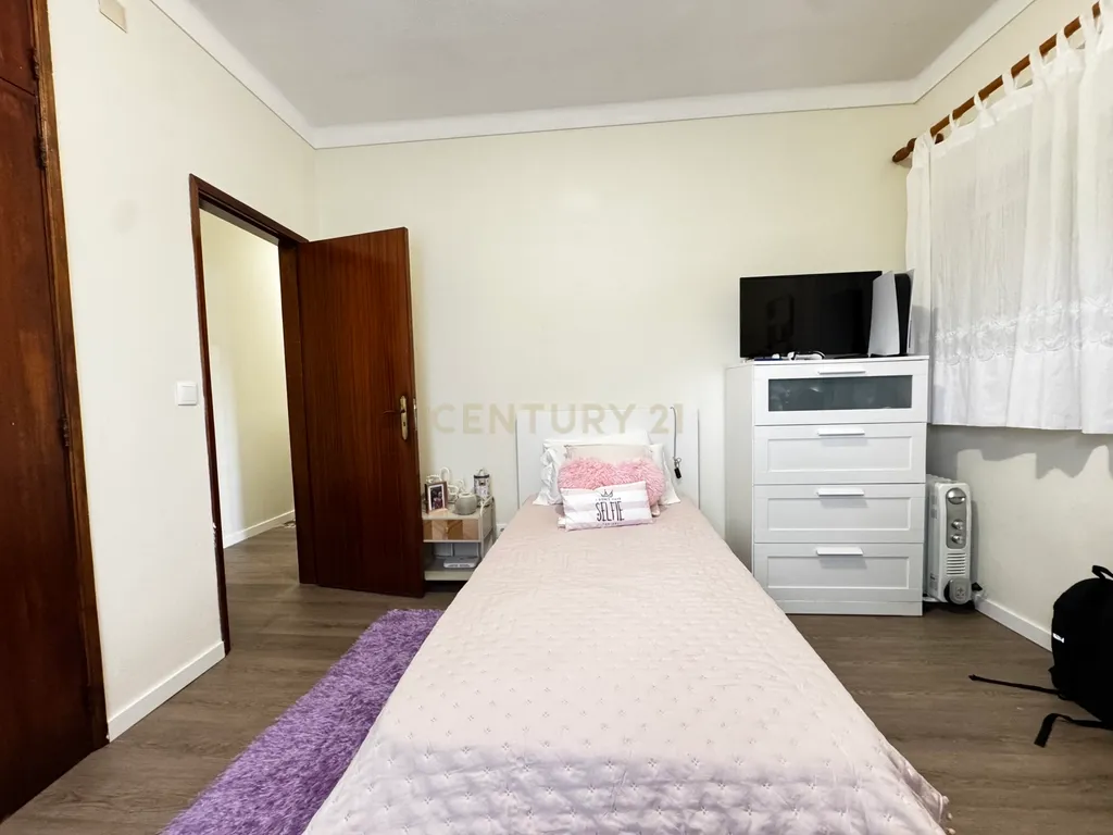Moradia T3 Renovada em Fragoso - Image 13