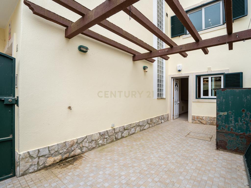 Moradia T3 com vista mar e piscina, na Ericeira - Image 40