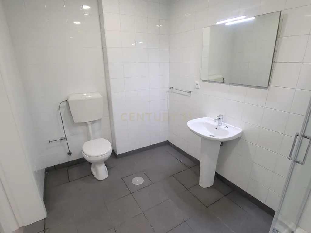 Arrendamento de apartamento T2 renovado com suite - Cova do Ouro - Coimbra - Image 21