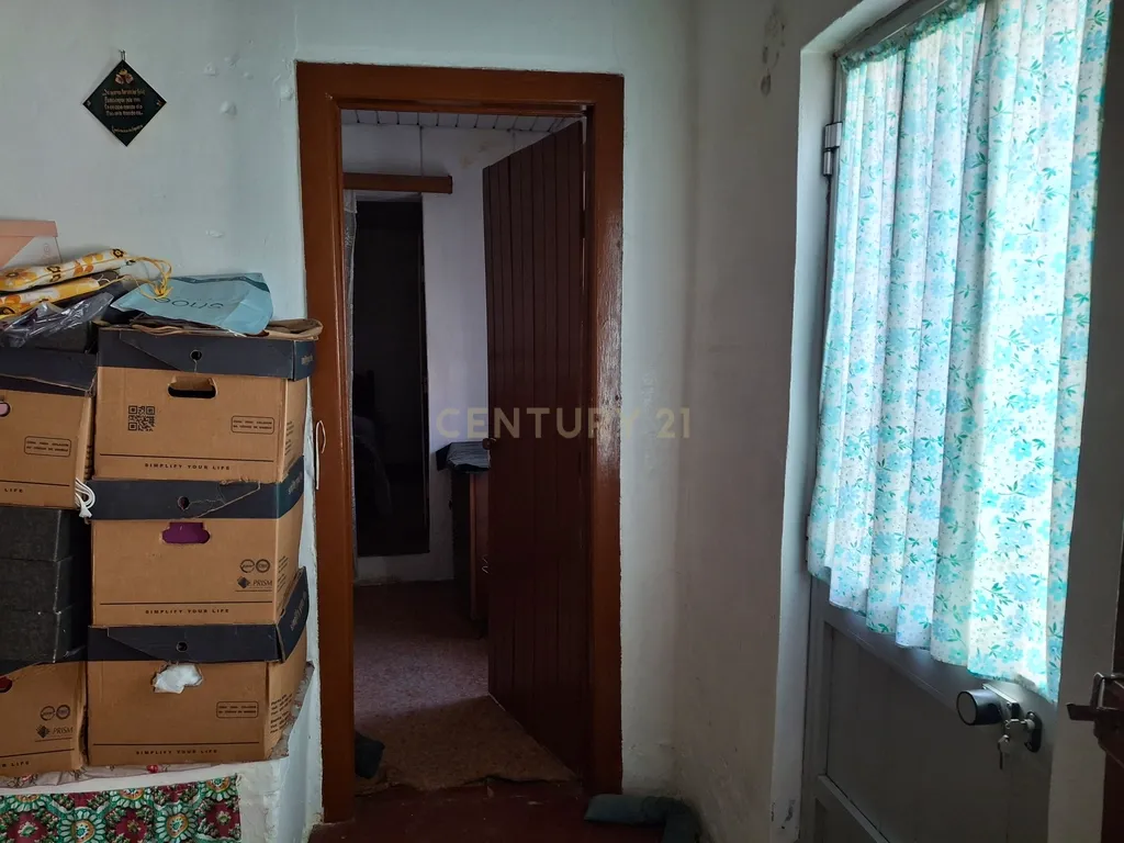 Moradia para Recuperação no Montijo com Jardim e Garagem - Image 13