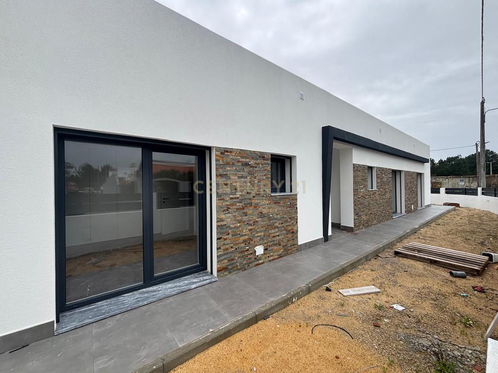 Moradia T3 Térrea Isolada com 3 suítes | Quinta do Anjo - Image 15