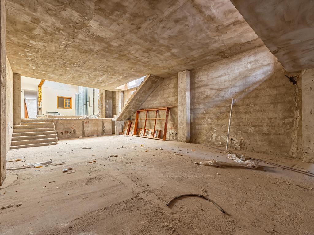 - Image 28