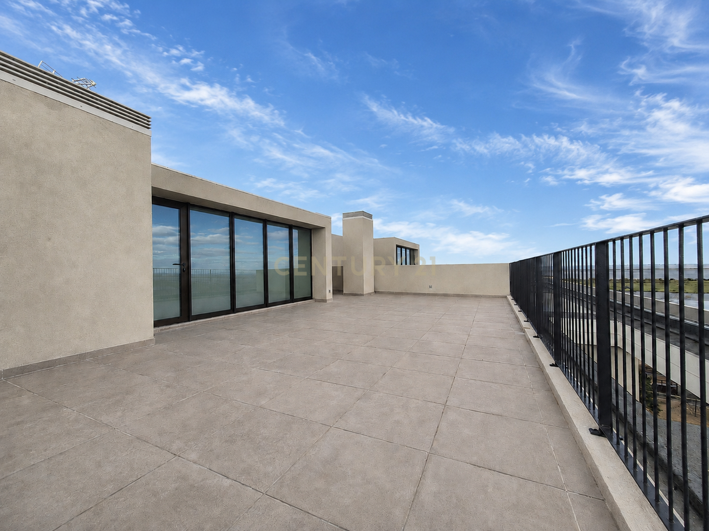 Fotografia 7 de ARRENDAMENTO T3 DUPLEX (NOVO A ESTREAR ) COM TERRAÇO 3 ESTACIONAMENTOS