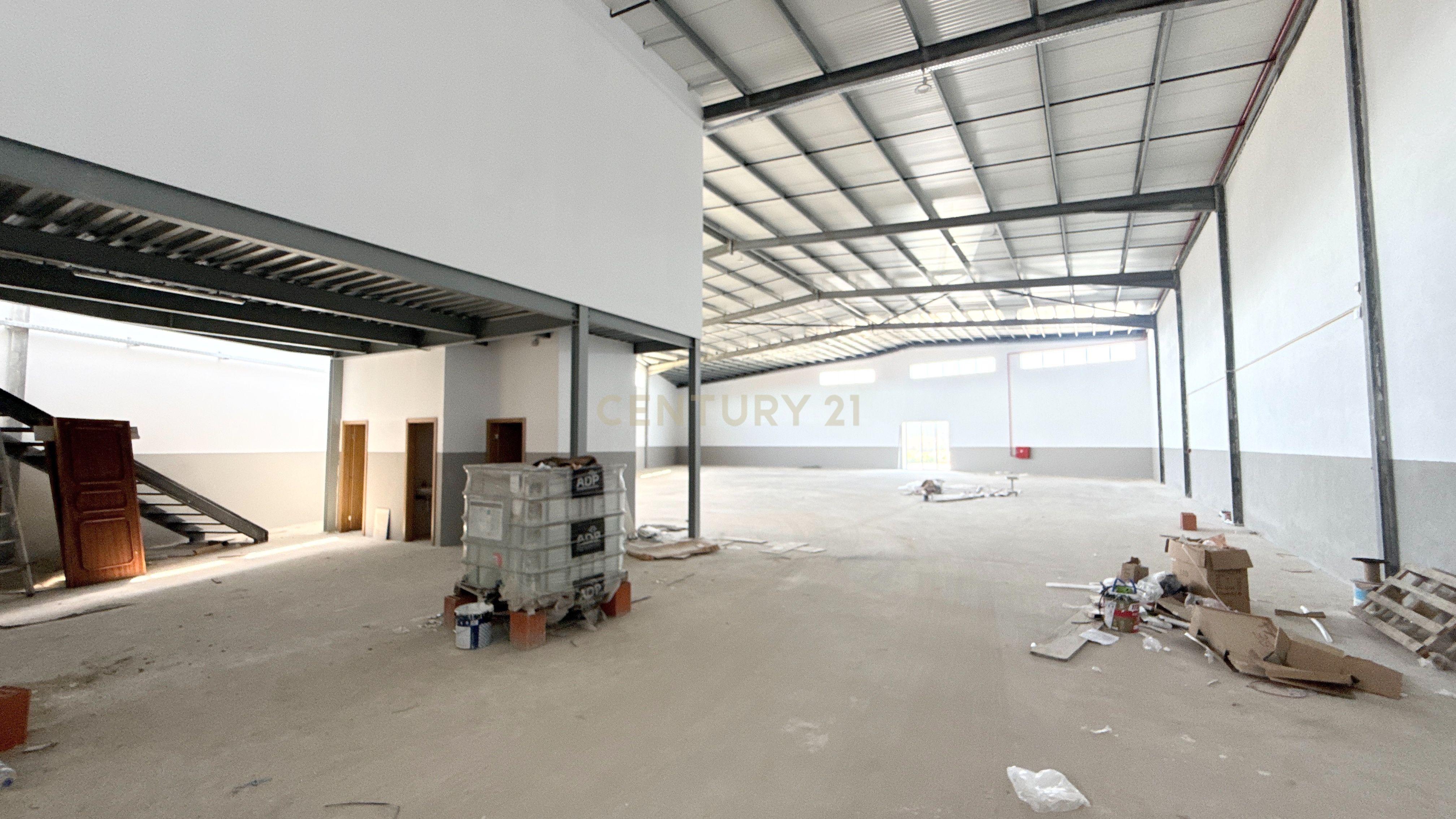 Fotografia 11 de ARMAZÉM INDUSTRIAL | SANTO TIRSO | INVESTIMENTO / LOGÍSTICA / COMÉRCIO E INDÚSTRIA