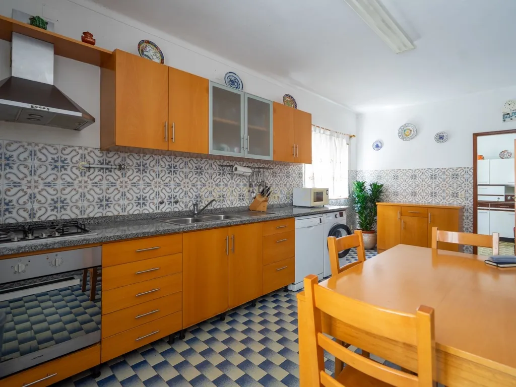 Moradia T3 com anexos e garagem para 3 carros – Canedo, Pampilhosa - Image 29