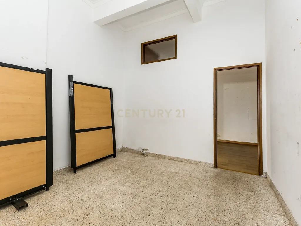Loja no Lumiar, na Calçada de Carriche com 60 m2 num só piso - Image 8