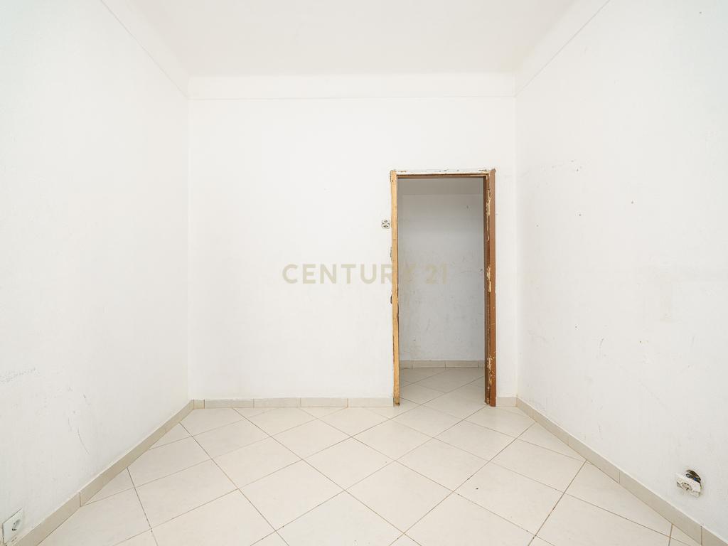APARTAMENTO T6 NO CORAÇÃO DA CIDADE, EM SETÚBAL - Image 12