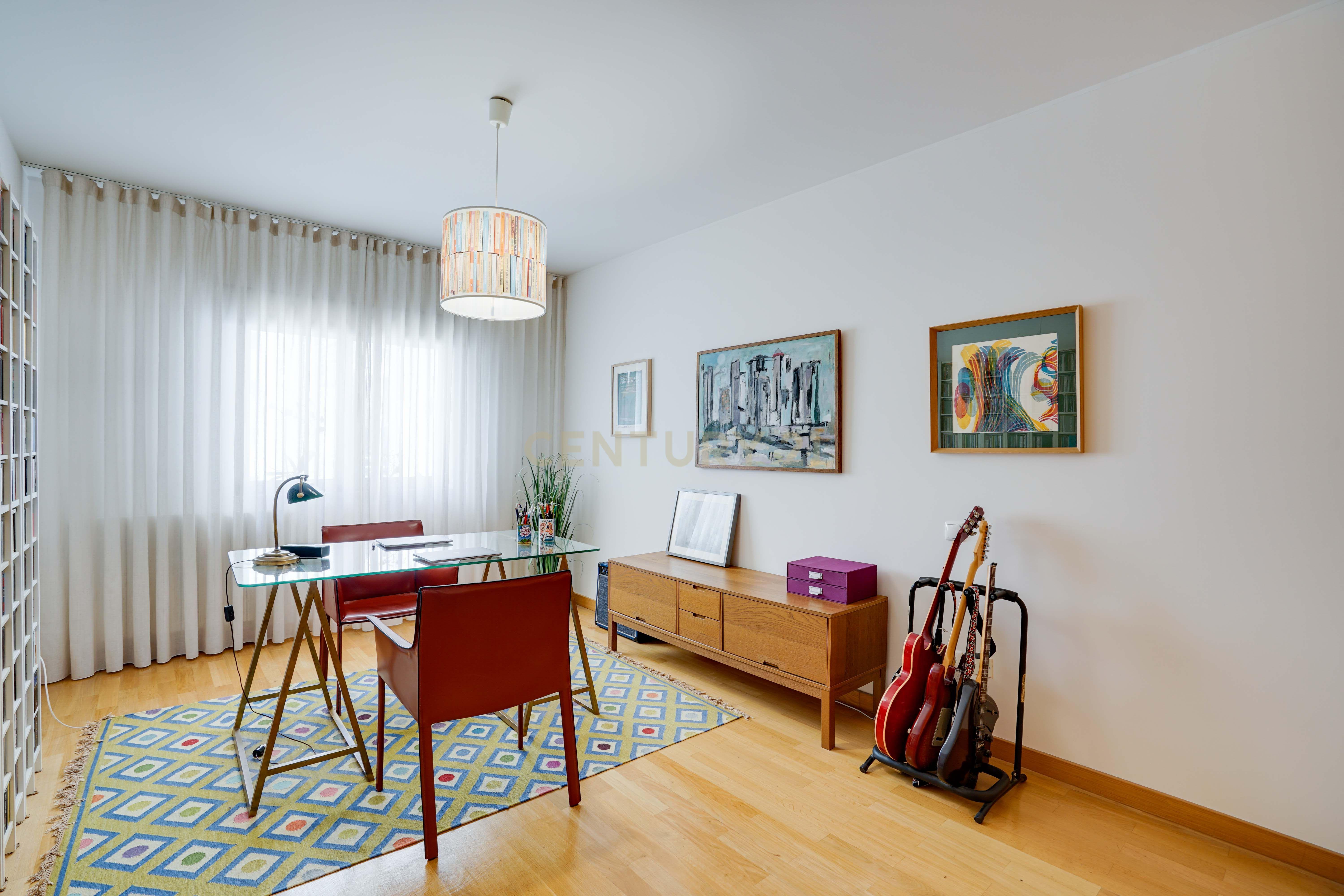 Apartamento T3 com Vista Panorâmica para o rio no Parque das Nações - Image 13