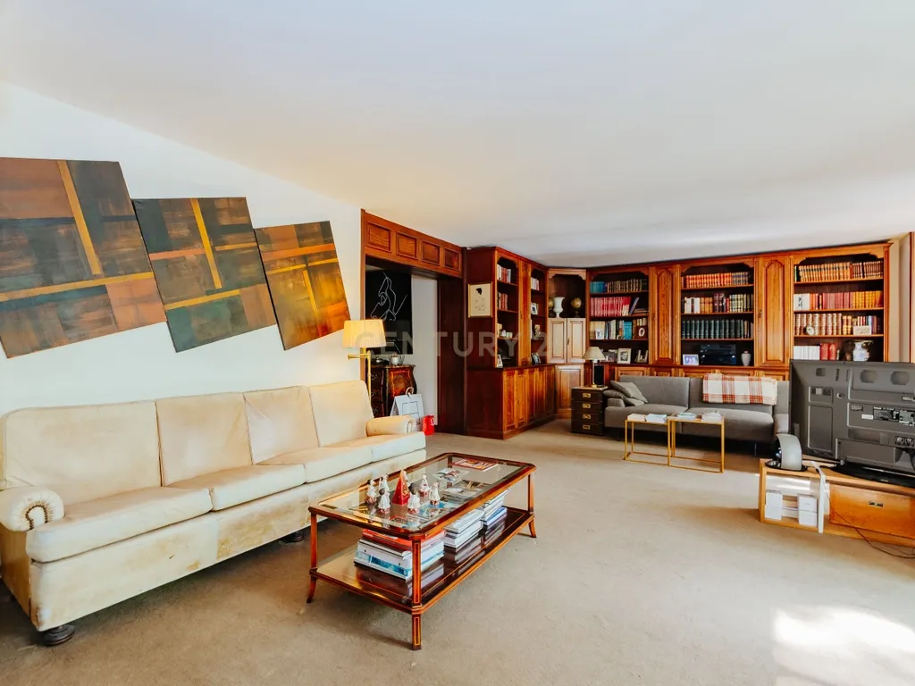 Apartamento T6 em Benfica – 210 m² junto ao Colombo - Image 8