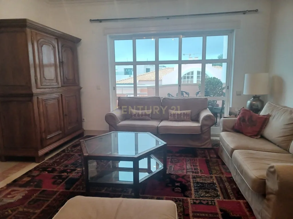 Apartamento T3 em Cascais com Vista Mar - Image 4