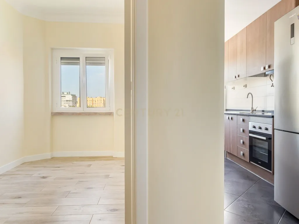 Apartamento T3 renovado na Avenida de Roma, Alvalade, Lisboa. Para Arrendar! - Image 15