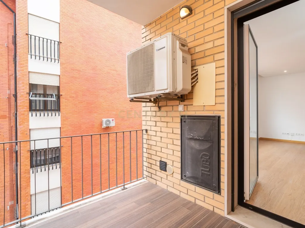 Apartamento T1 com garagem, Olivais, Coimbra - Image 16