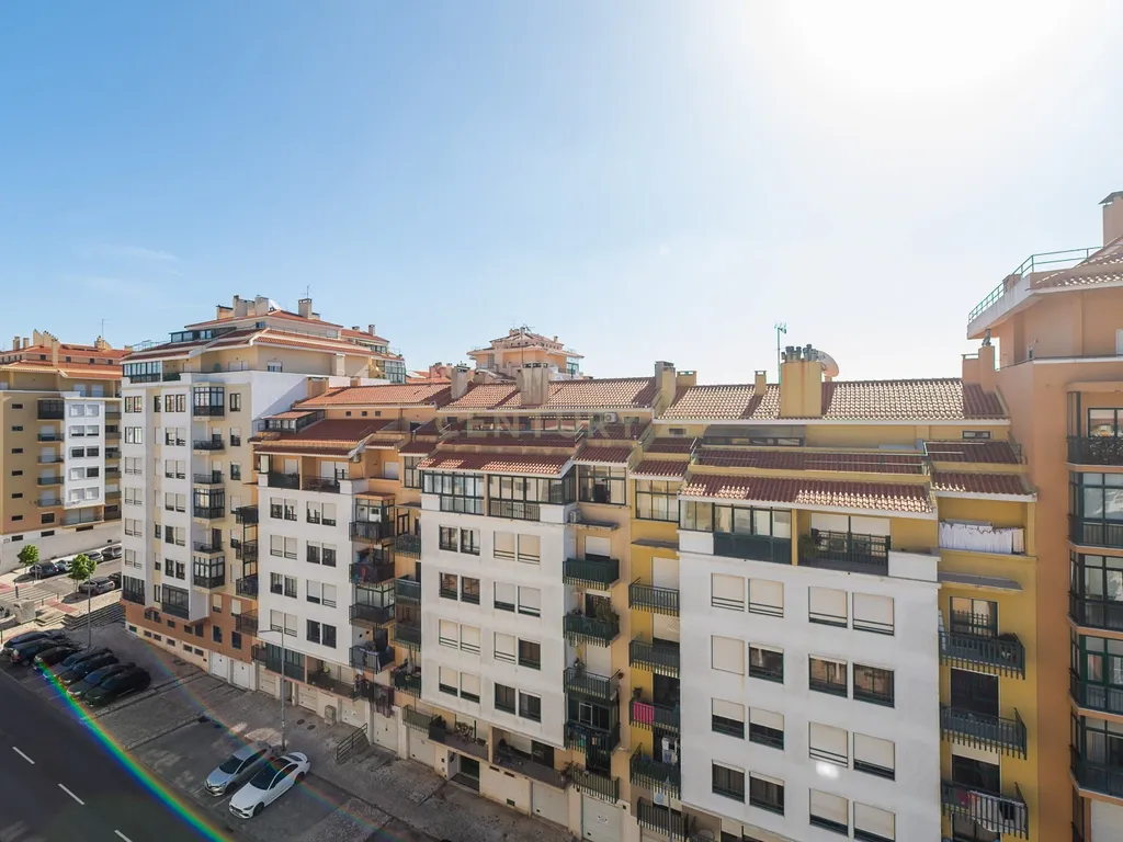 Exclusivo T2 com Vista Panorâmica de Excelência | Massamá Norte - Image 48
