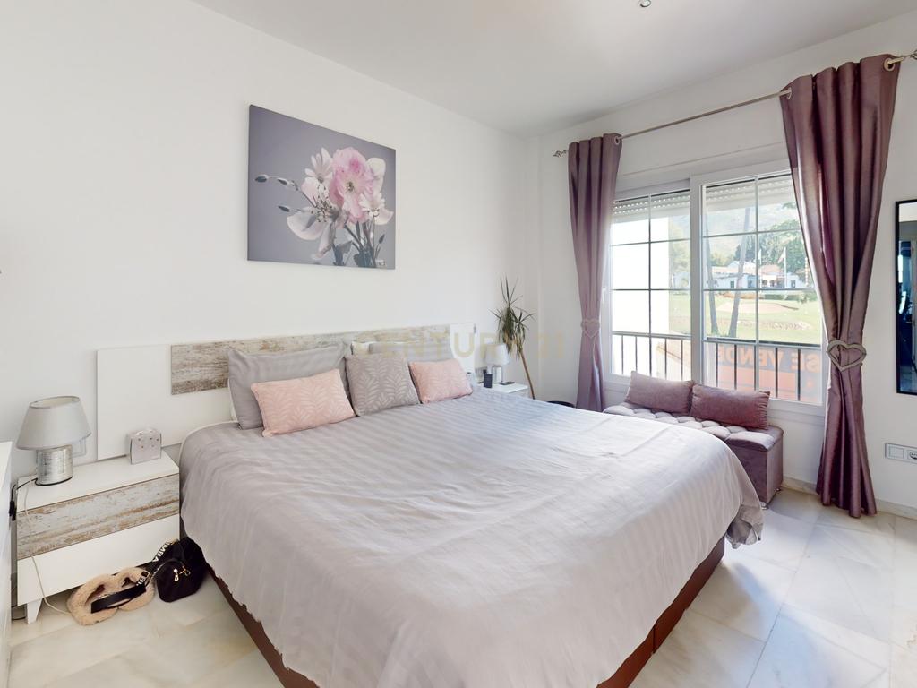 Casa Térrea em Málaga com Jardim e Piscina em Comunidade Fechada - Image 13