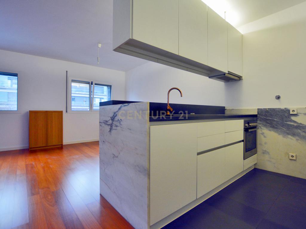 Apartamento T0 Parque das Nações - Image 2