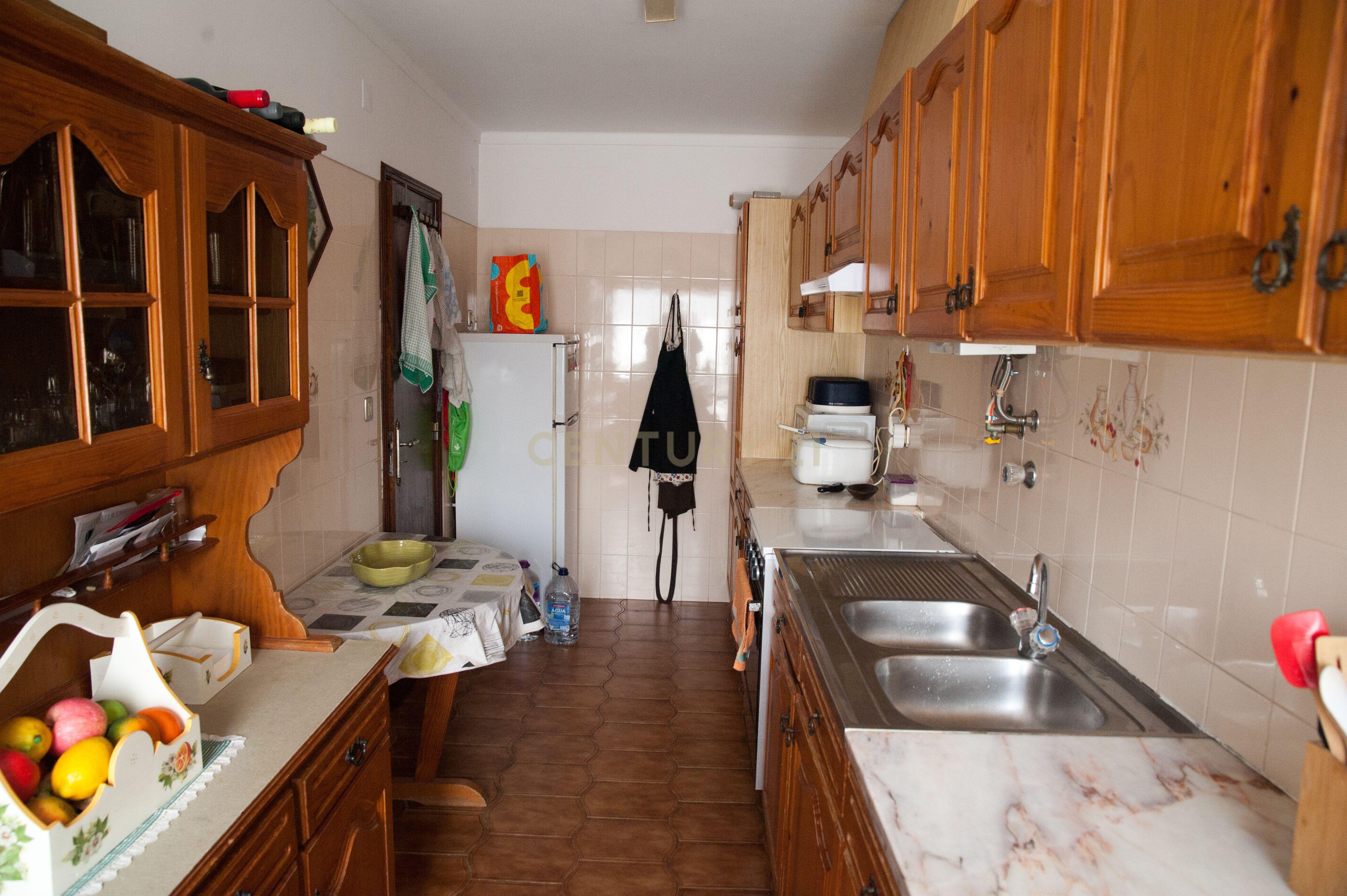 Apartamento T3 em Peniche, Atouguia da Baleia, perto da praia e com boa exposição solar - Image 11