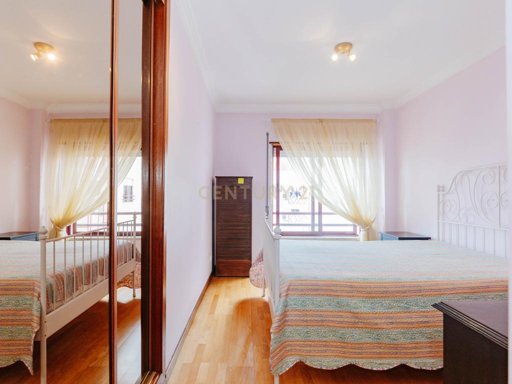 T3 na Ramada | Praça Sara Afonso - Image 23