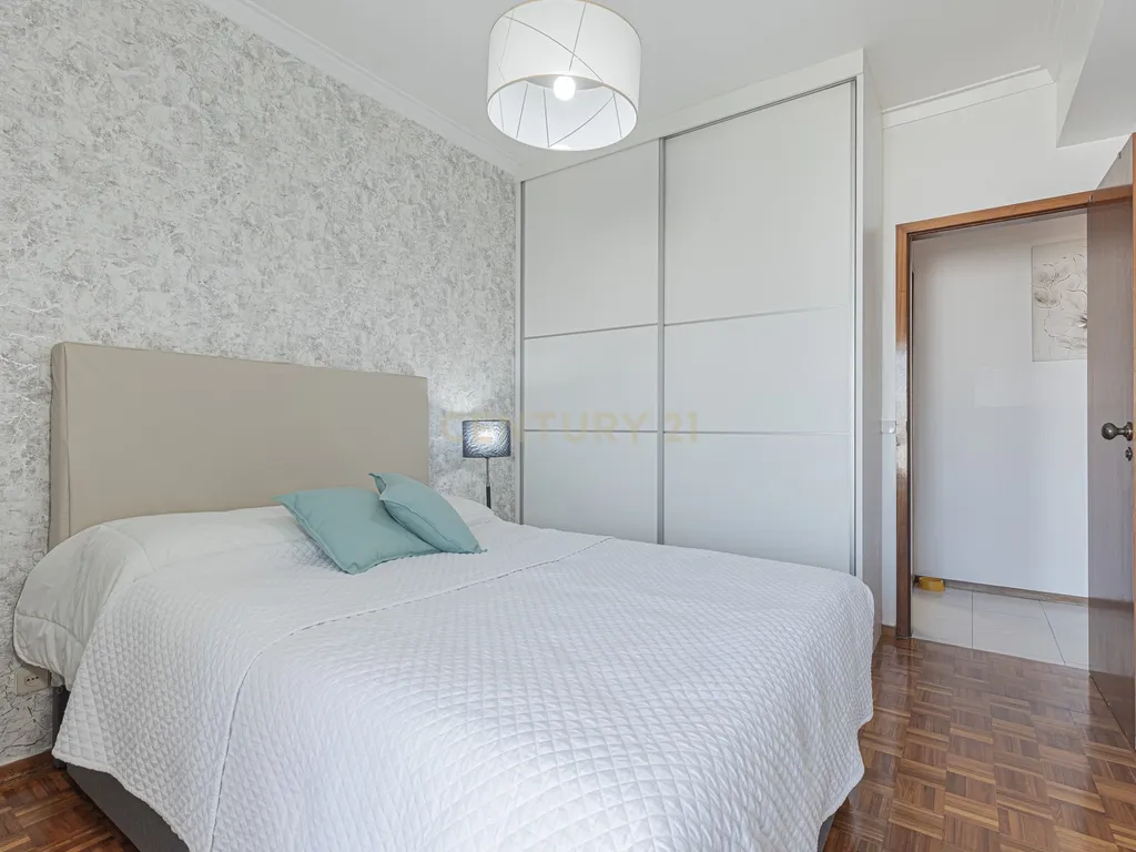 Magnífico apartamento T2 no Feijó - 1 andar com elevador - Image 23