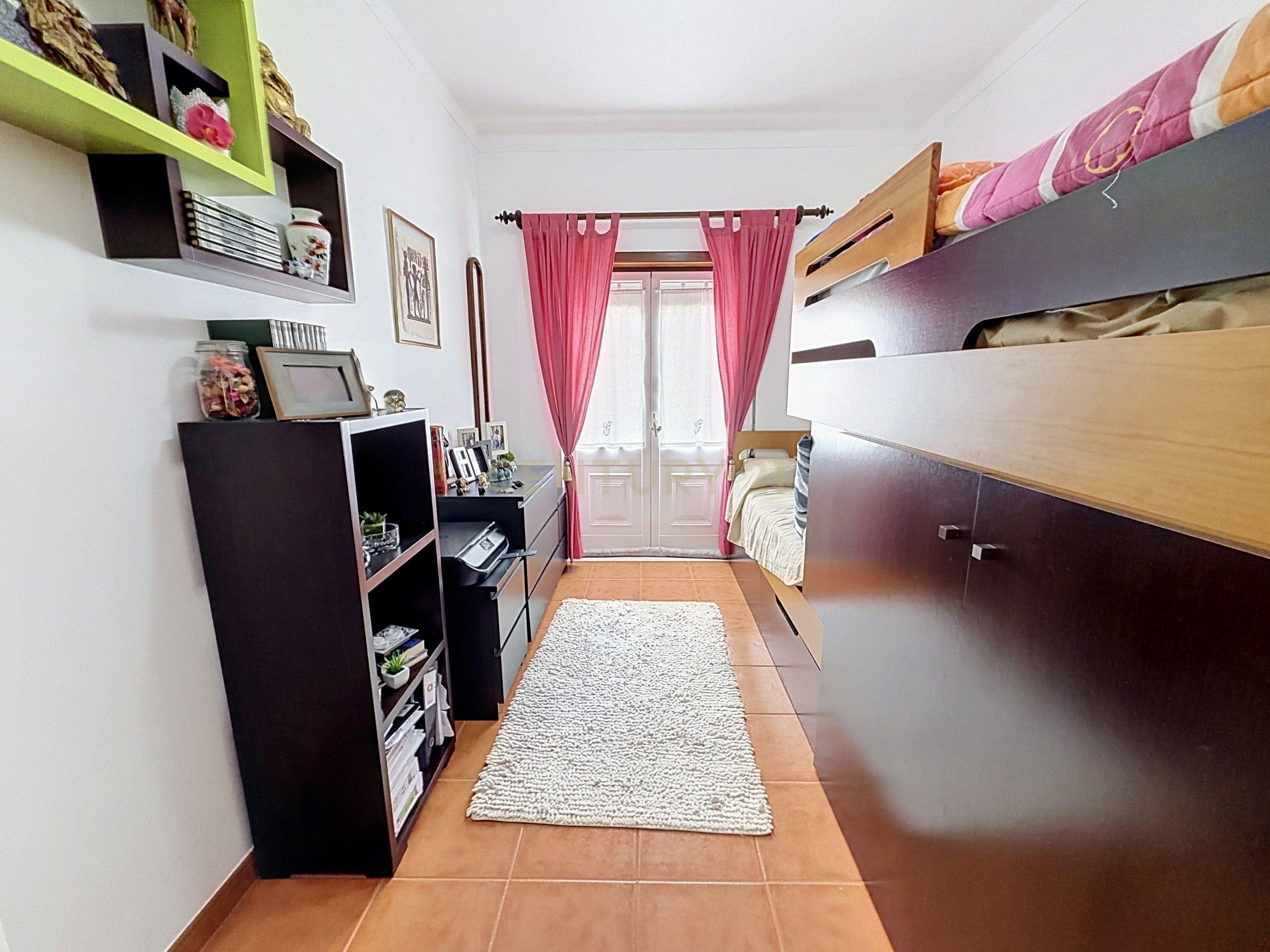 Fotografia 7 de Apartamento T2 no Centro Histórico da Nazaré com Vista Mar
