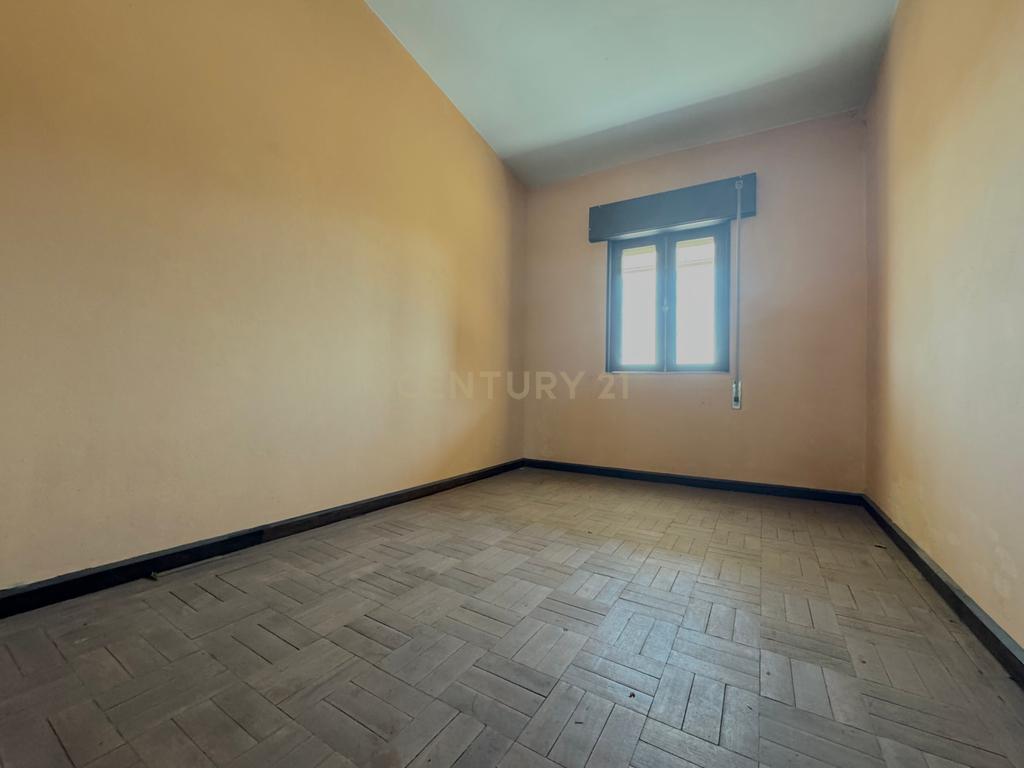 Moradia com 4 quartos, 3 armazéns e muito potencial em Freamunde, Paços de Ferreira - Image 18