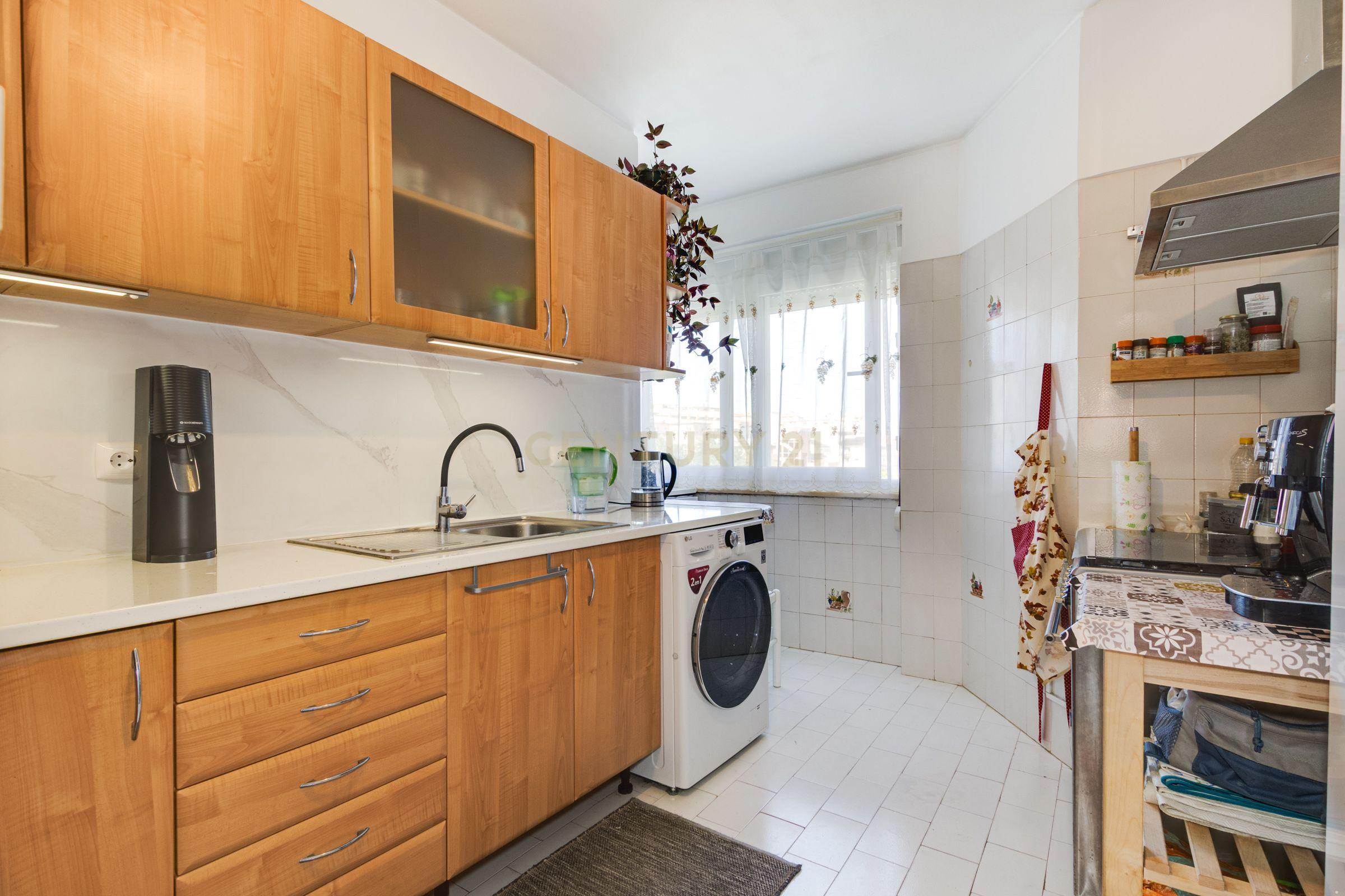 Fotografia 9 de Apartamento T3+1 | Av. Manuel Alpedrinha | Reboleira, Amadora | 6º Andar | Elevador | Suite | Próximo à estação
