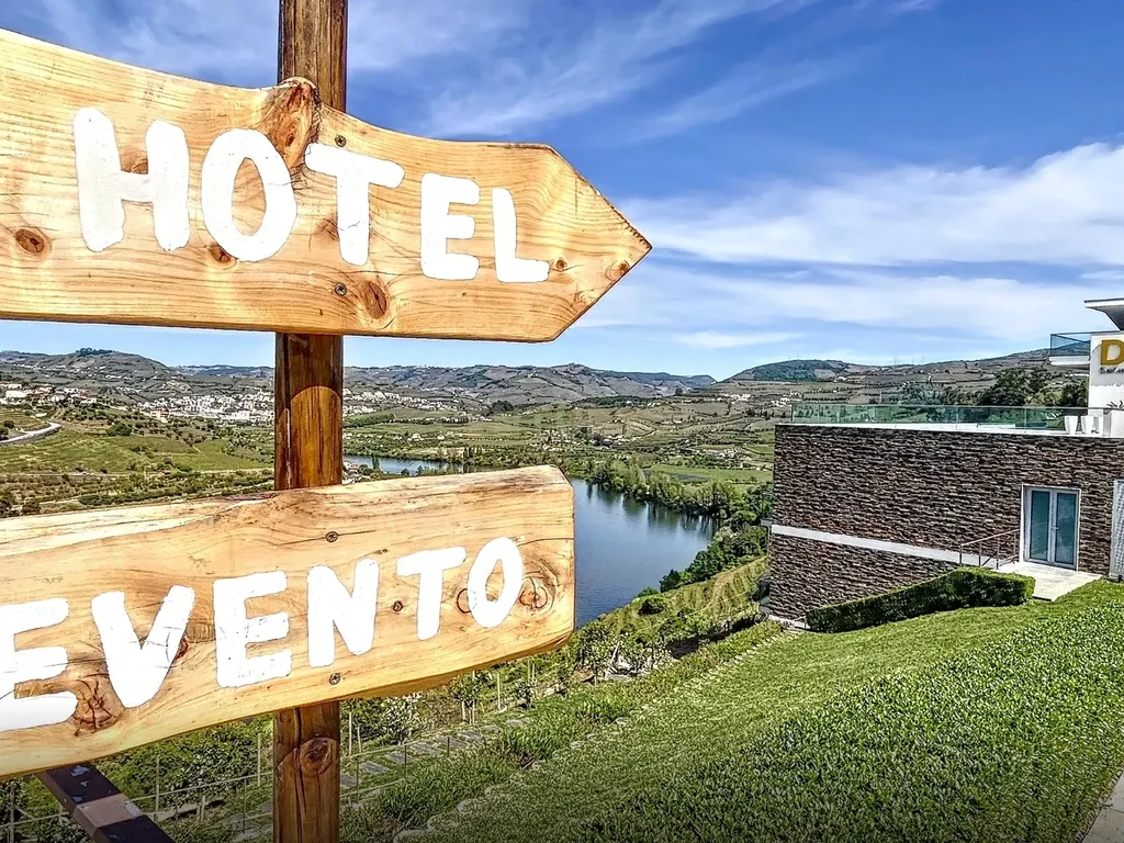 Hotel DD uma "varanda" para o rio Douro, integrado numa quinta no coração do Alto Douro Vinhateiro, perto do Peso da Régua, Portugal - Image 19