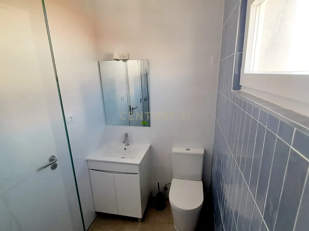 Apartamento t2 remodelado em zona muito sossegada de Santarém - Image 19