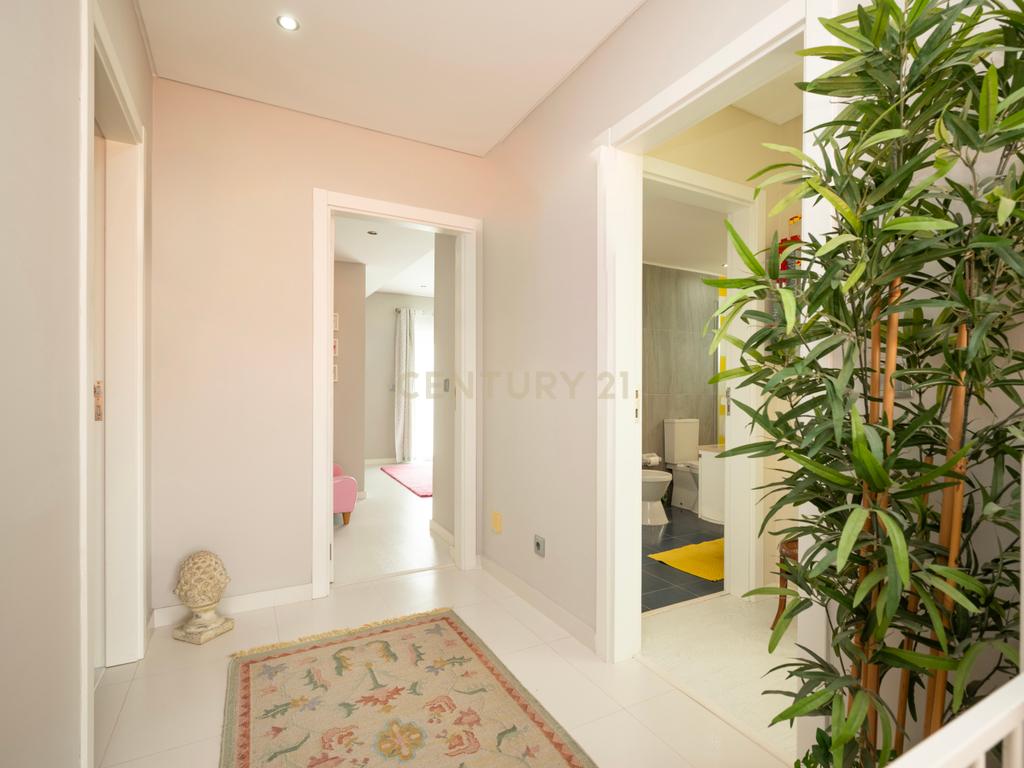 Moradia Exclusiva com Piscina e vista da Serra da Arrábida - Image 13