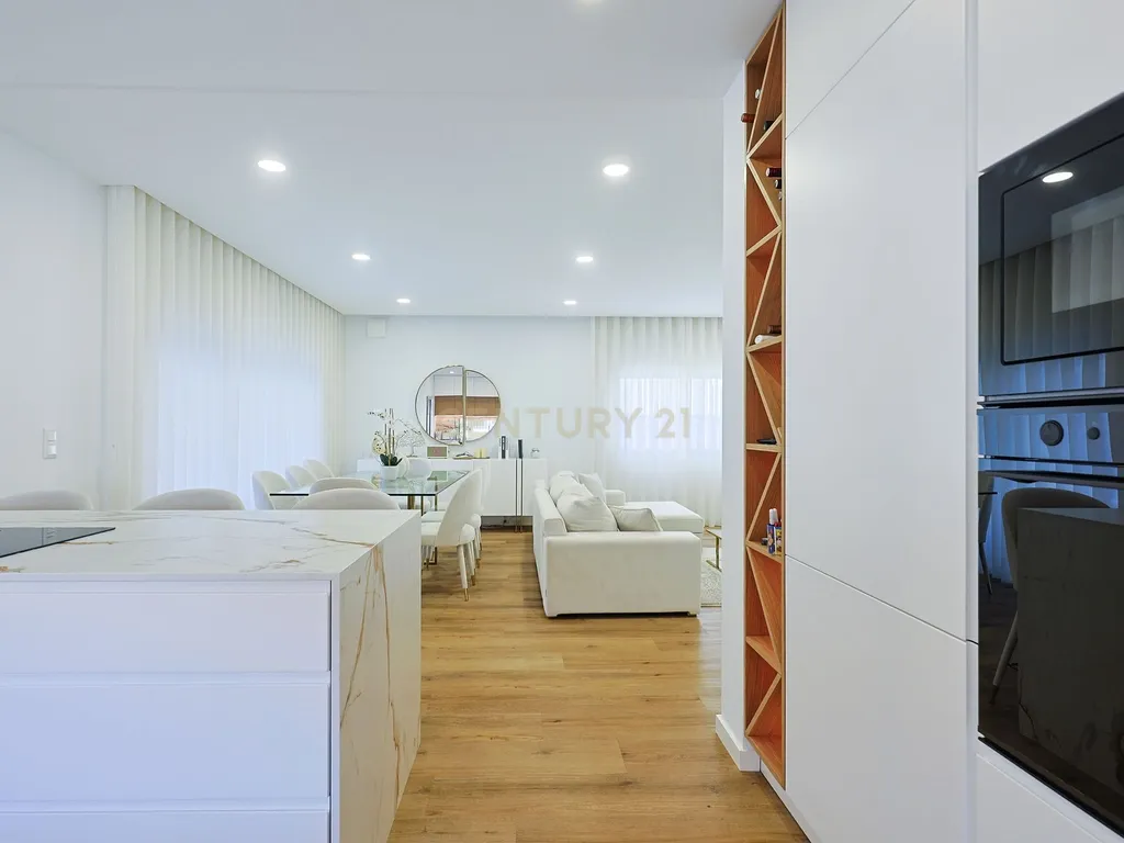 Moradia T3 Isolada com Piscina e Garagem em Fernão Ferro - Image 12