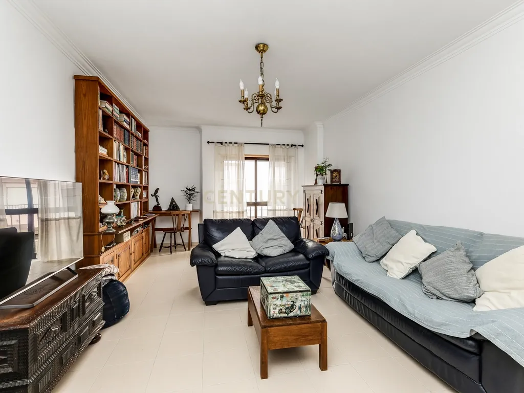 Apartamento T3 com vista deslumbrante para a Serra de Sintra – Algueirão | Cabeço da Fonte - Image 1