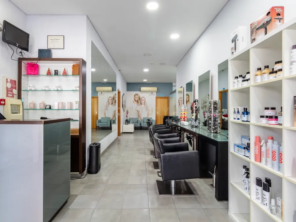 Loja com 90 m² na Quinta do Bom Retiro, Sobreda - Image 13