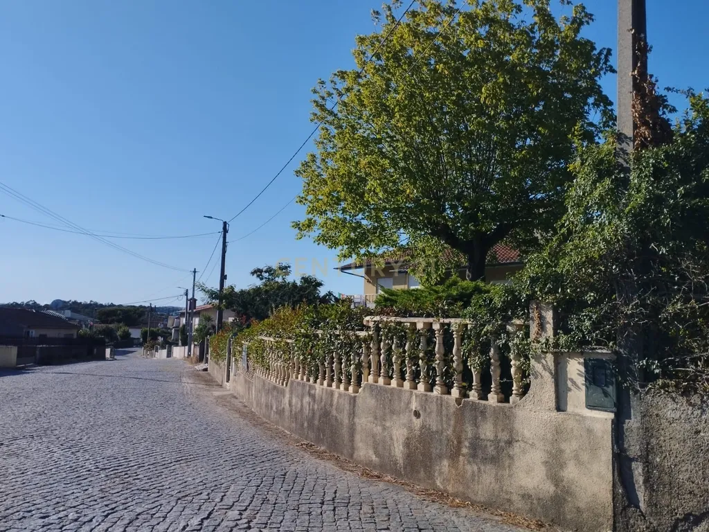 Grande moradia térrea, em Santo Tirso com área de lazer, anexo, jardim e terreno agrícola, Porto - Image 56