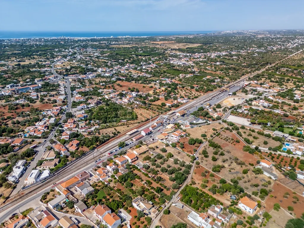 Terreno Urbano | 1.948 m² | 300 m² Construção | Loulé - Image 1