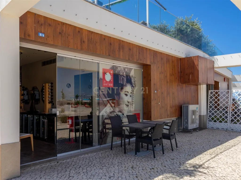 Trespasse – Restaurante Equipado na Marina de Olhão - Image 1