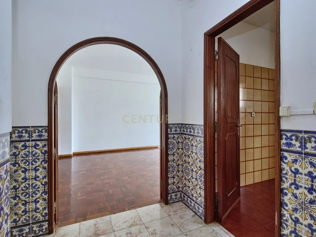 Apartamento T2 na Quinta do Marquês, Oeiras - Image 2