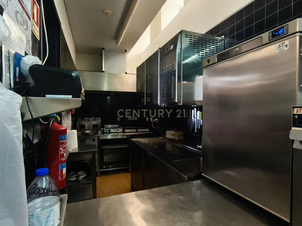 Café Snack Bar – Concessão de Praia Santa Cruz - Image 20