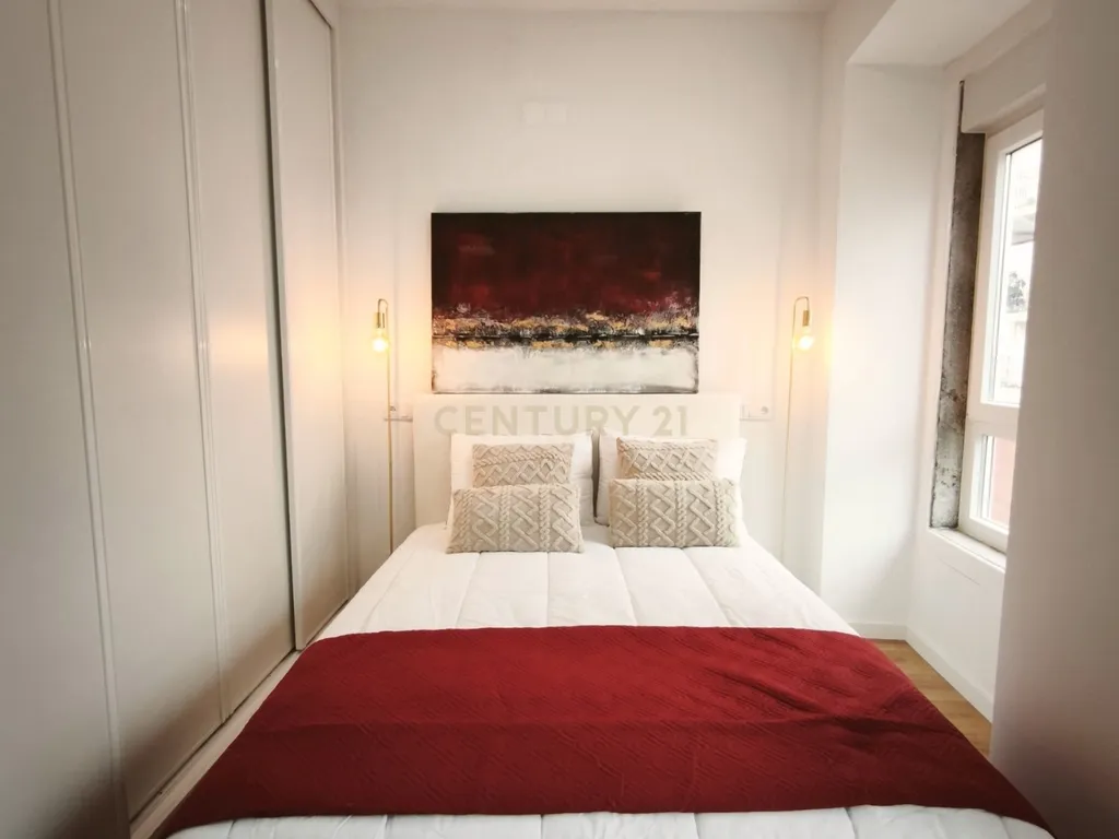 Apartamento T3 com excelentes áreas e localização privilegiada - Image 7