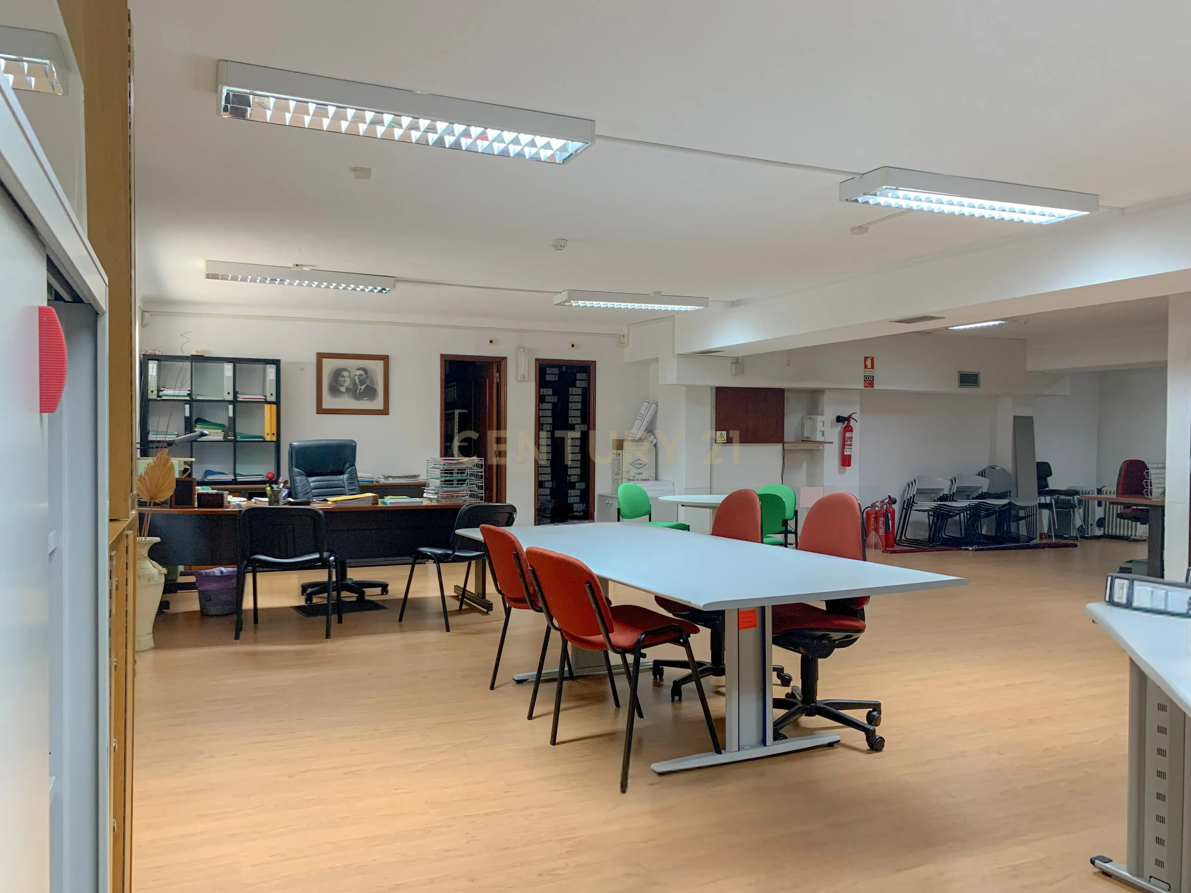 Fotografia 12 de Espaço comercial amplo e versátil com localização estratégica à venda em Setúbal
