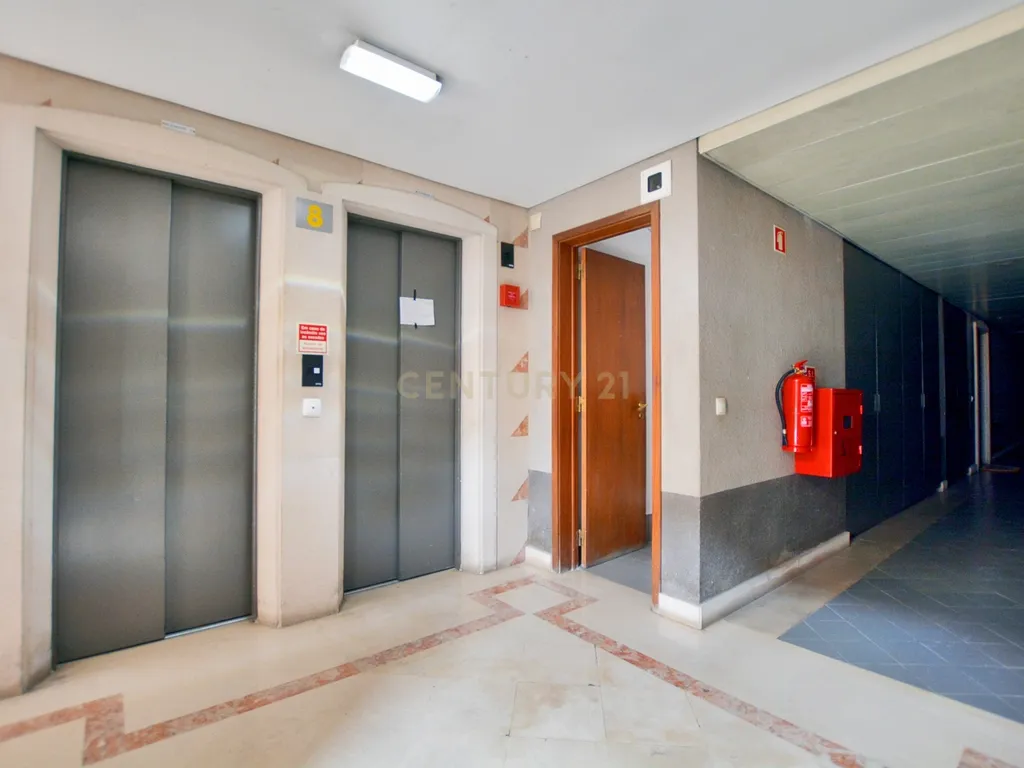 Apartamento no Condominio Gaivotas do Tejo - Image 17
