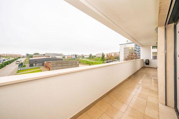 Apartamento T3 construído em 2019, com Varanda e Parqueamento, em Setúbal - Image 1