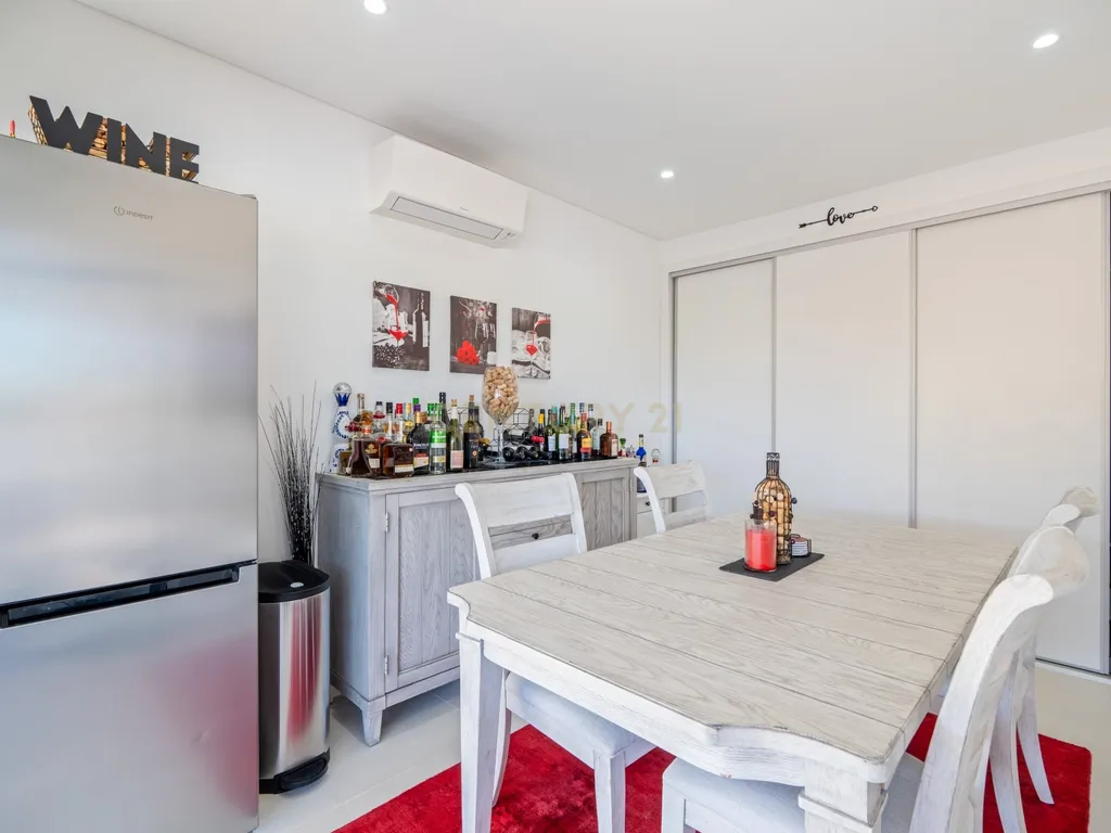 Moradia T3 + 1 Moderna com Piscina e Acabamentos de Luxo – Algoz - Image 8