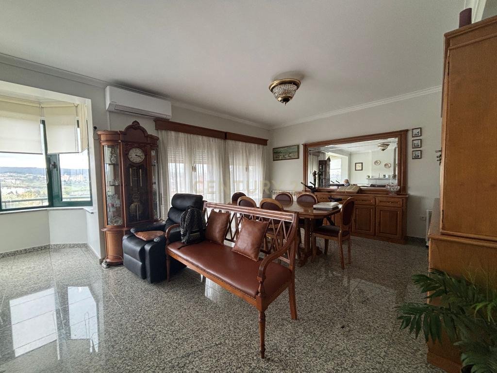 Moradia T6 com Vista Panorâmica em Vila Real - Image 51