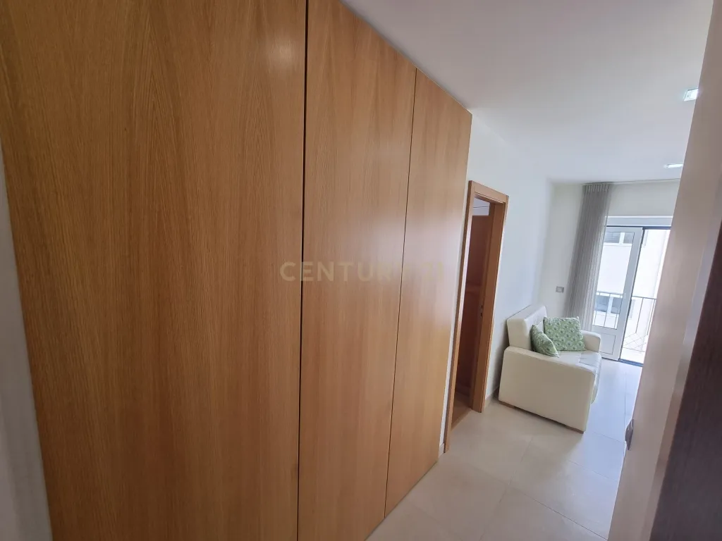 Apartamento - T2 - Arrendamento - Image 3