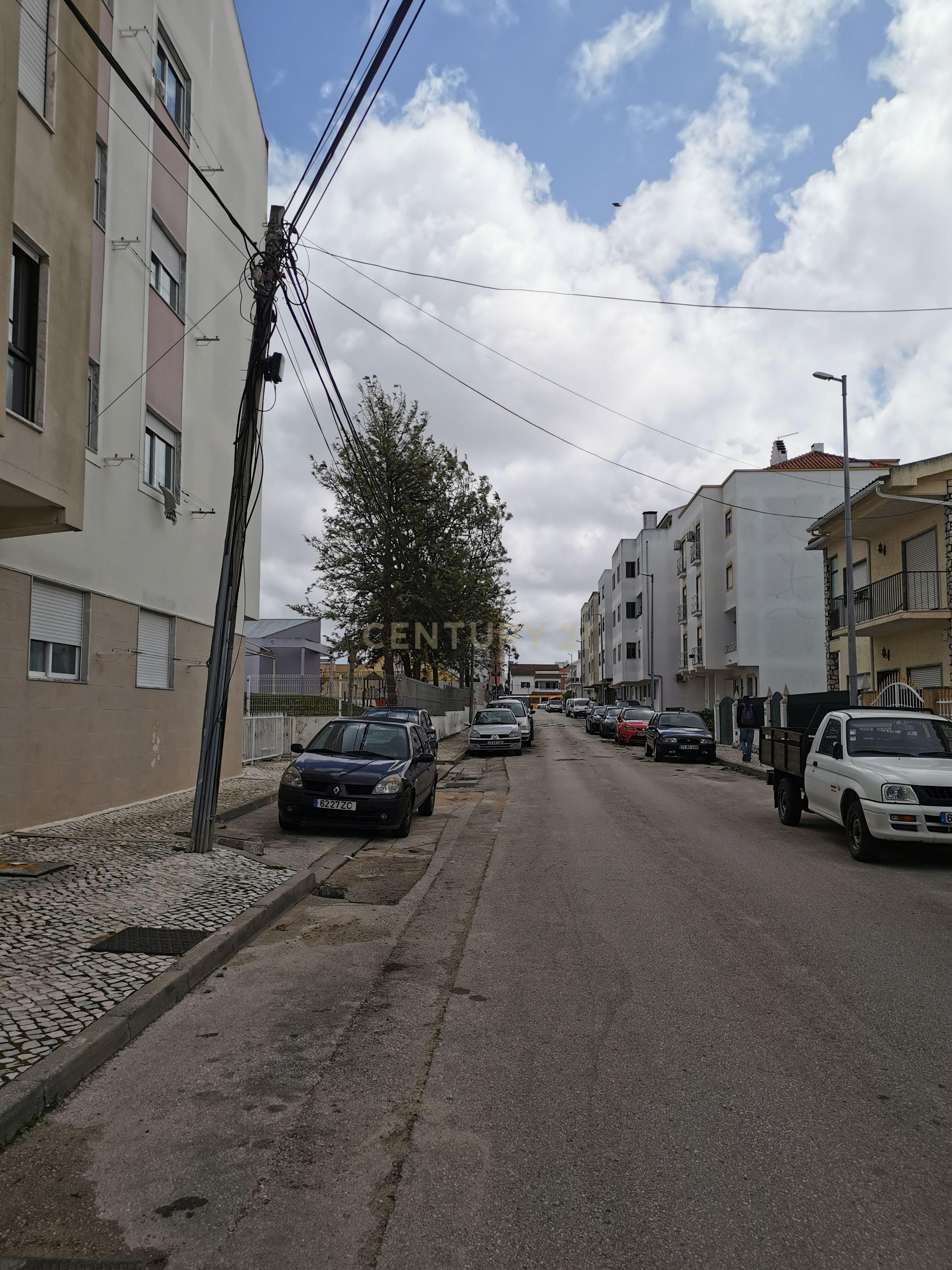 Duplex em Setúbal com Vista e Luz Natural - 3 Quartos - Image 16